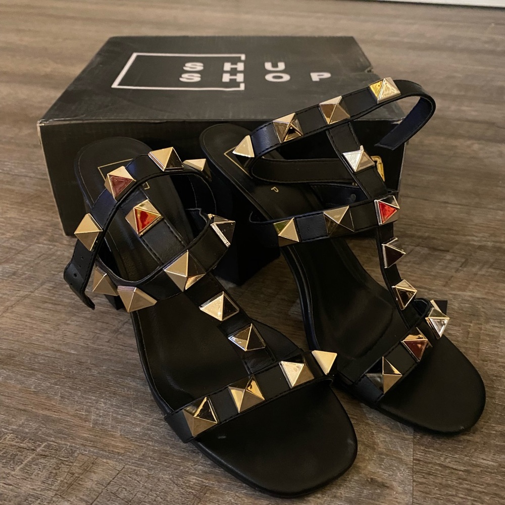 Shu shop studded heels